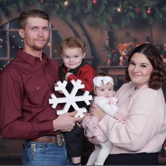 Meet your Posher, Megan - Picture 2 of 2